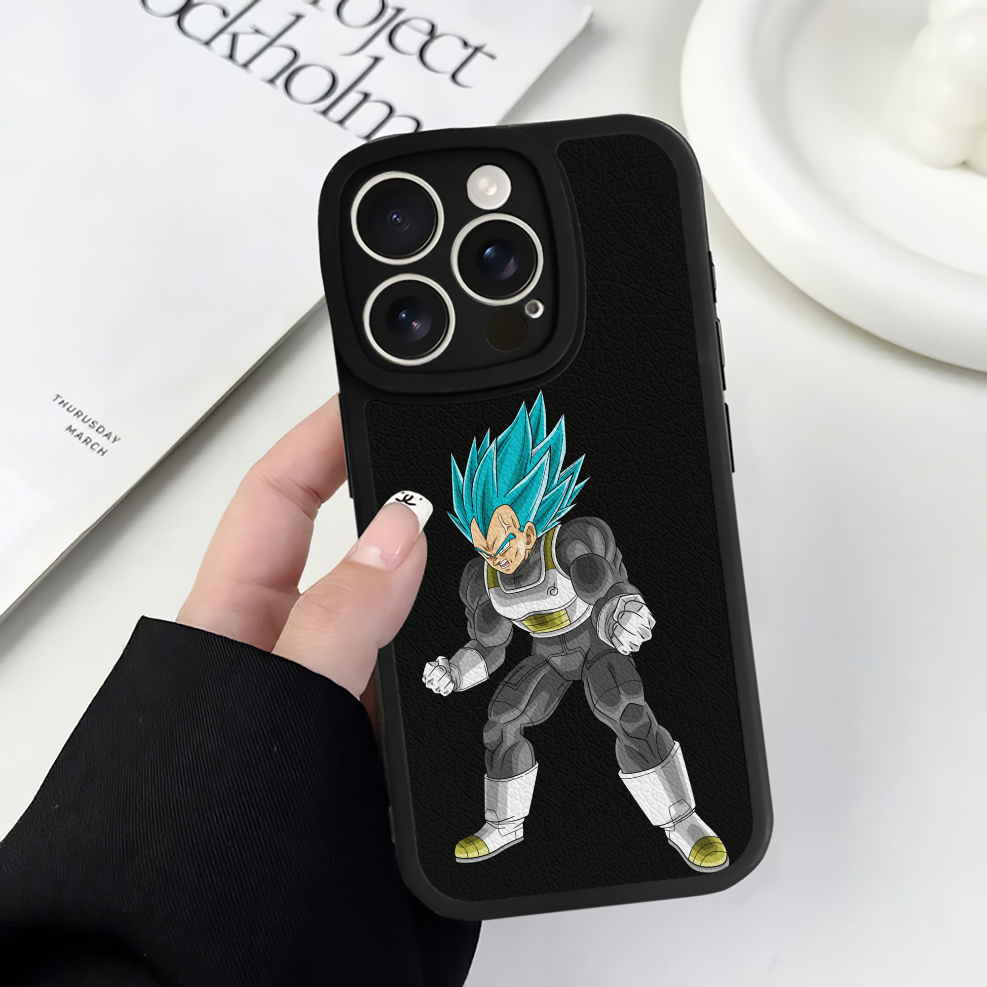 （画像用） ドラゴンボール ベジータ四世（Bejīta Yonsei）DRAGON BALL Vegeta IV 【iPhone 16シリーズ対応】シリコンスマホケース（レザー調） 材質：シリコン